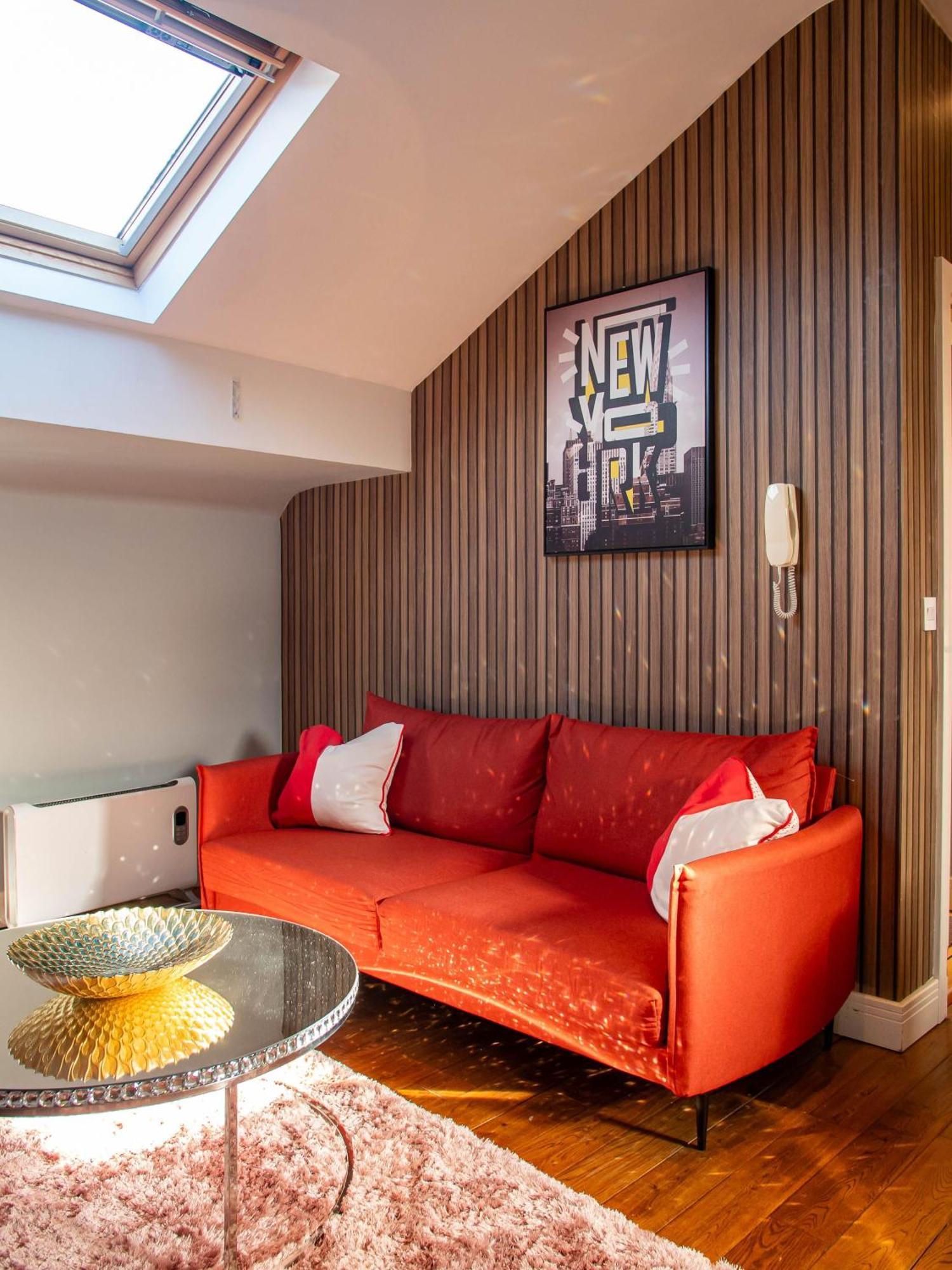 Outstanding Deluxe Hideaway By Avo Holiday home Sheffield