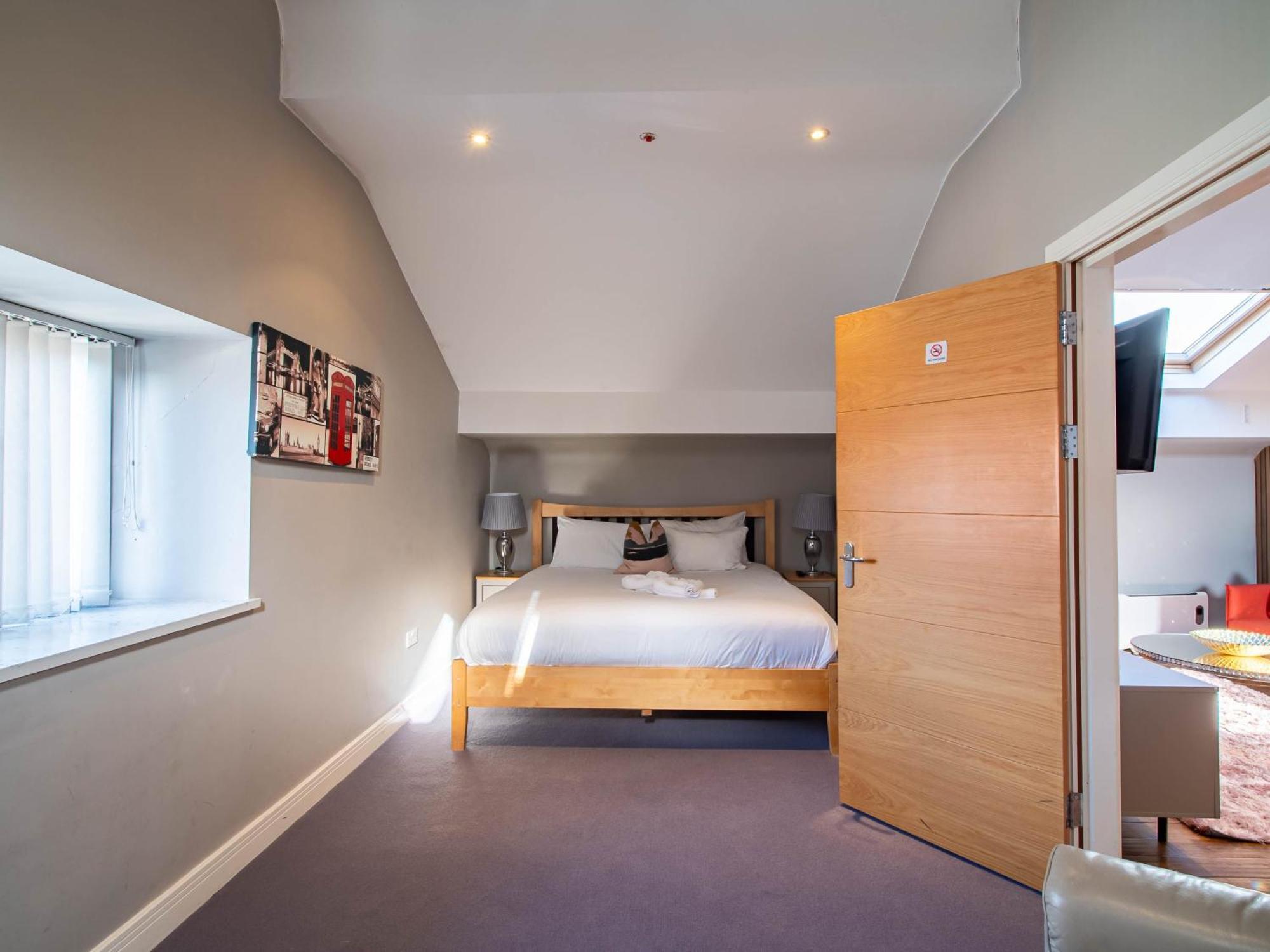 Outstanding Deluxe Hideaway By Avo Sheffield