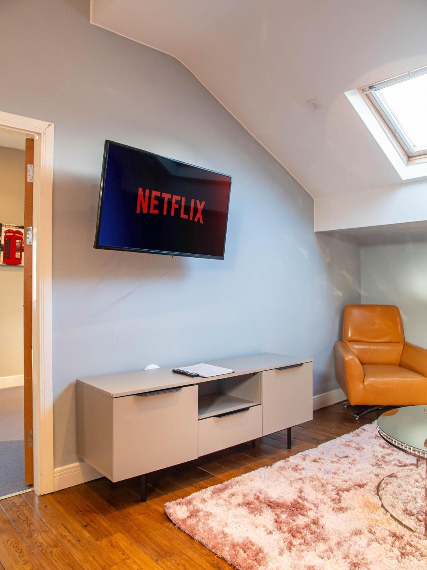 Outstanding Deluxe Hideaway By Avo * Sheffield